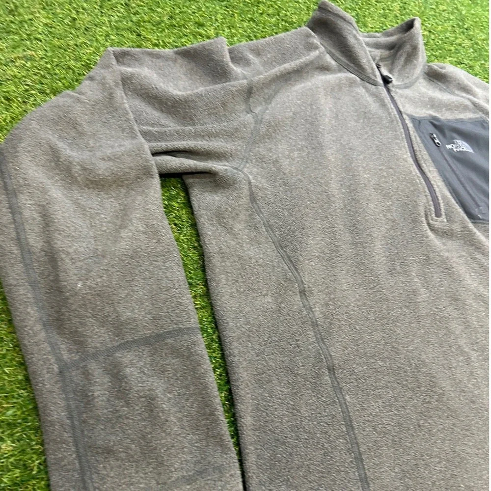The North Face Mens Grey Quarter Zip Fleece Pullover Chest Pocket Medium